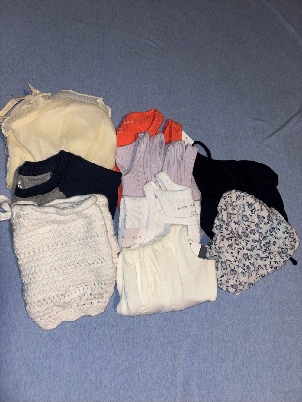Women’s American Eagle/Hollister Top Bundle (XS/S)